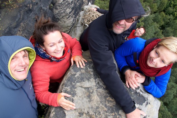 Urs, Janina, Ronny, Christian und Katrin (v.l.n.r.) auf dem Gipfel der Liliensteinnadel. Als dann noch Karin oben eintraf, war es dann aber auch "voll"!