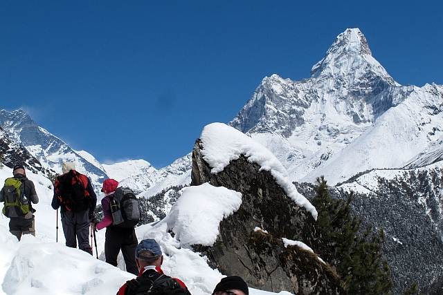 Die 6856 m hohe Ama Dablam (Die Mutter mit dem Amulett) gilt bei vielen als der on noch ein paar andere, die mit ihr mithaltne können.schönste Berg der Welt. Aber es gibt sch