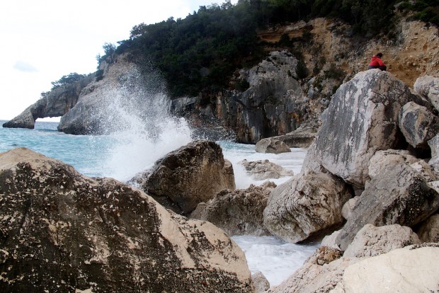 Die Cala Kolorite mit der über ihr aufragenden Aguglia ist wirklich einen Besuch wert. Man kann hier auch ganz wunderbar Baden. Nur eben leider nicht an diesem stürmischen Tag.