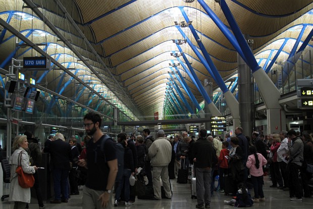 In Madrid könnte man sich mal Ratschläge holen, wie man einen wirklich schönen und funktionellen Flughafen baut.