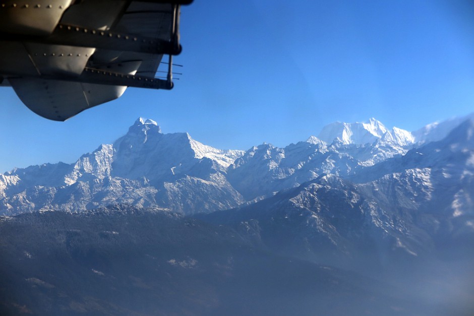 "Der schönste Linienflug der Welt" hat diesem Prädikat auf unserem Rückflug nach Kathmandu alle Ehre gemacht. Hier im Bild die beiden 7000er Gaurishankar (li) und Melungtse (re).