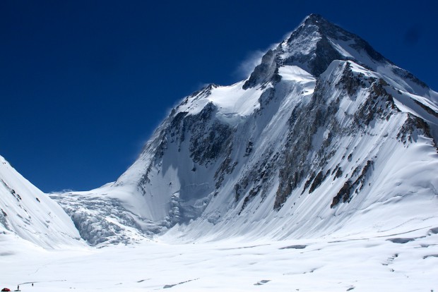 2017 soll es einen dritten Versuch am Hidden peak geben. Derzeit sind wir dabei, das Team zu formieren und über die Finanzierung nachzudenken. An ihr wird es hängen ob wir zu diesem phantastischen Berg gehen werden. Für mich zählt der Hidden Peak zu einem der schönsten Berge auf unserem Globus.