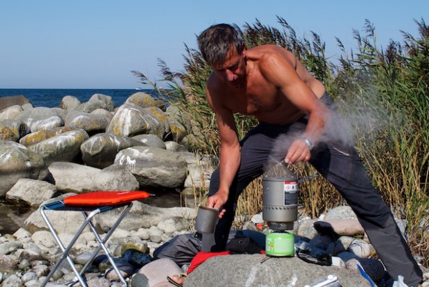 Es gibt überall an der Küste einsame und wunderschöne Plätze zum Rasten und Biwakieren. Nur muss man aufpassen, nicht aus Versehen im Naturschutzgebiet anzulanden. Sonst kann es in Rügen teuer werden.