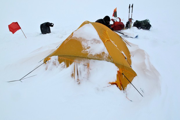 Unsere beiden Lager bei diesen Verhältnissen vom Hidden Peak zu holen, war sicher ein deutlich größerer Kraftakt, als bei schönem Wetter zum Gipfel zu gelangen.