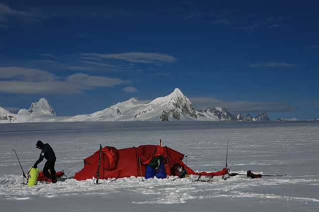 Camp vor den patagonischen Bergen