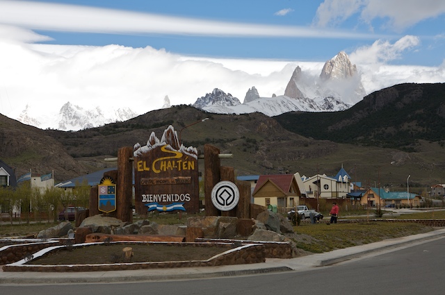 Der kleine Ort El Chaltén, am Fuße des Fitz Roy Massivs ist so eine Art Basislager der Fitz-Roy-Aspiranten. Hier wird manchmal wochenlang auf besseres Wetter gewartet.