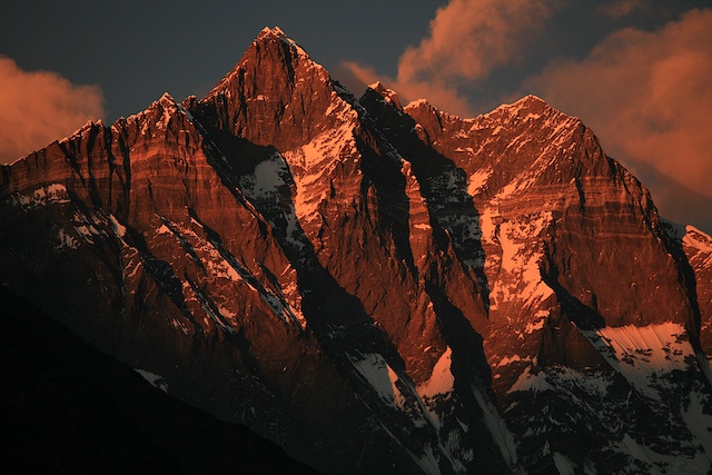 Der im Chukhungtal alles überragende Lhotse in einem Licht, für das ich 15 Jahre herkommen mußte, um das einmal so zu sehen.